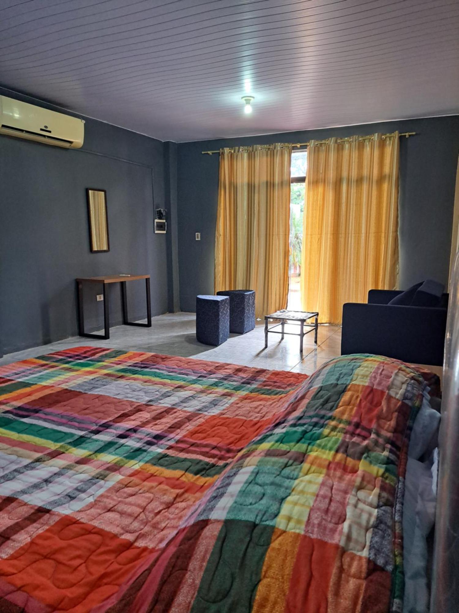 Hummingbird Hostel Сьюдад-дель-Эсте Экстерьер фото