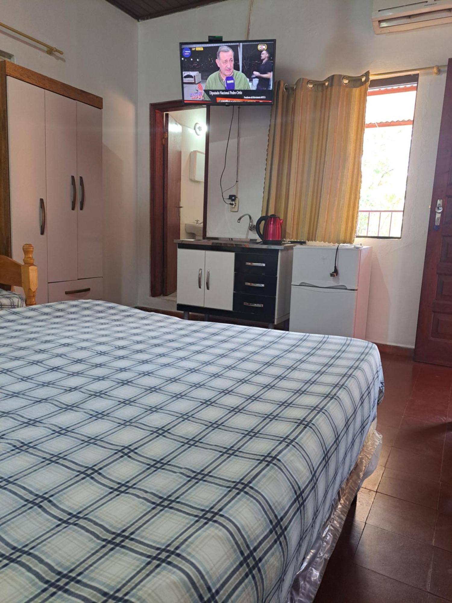 Hummingbird Hostel Сьюдад-дель-Эсте Экстерьер фото