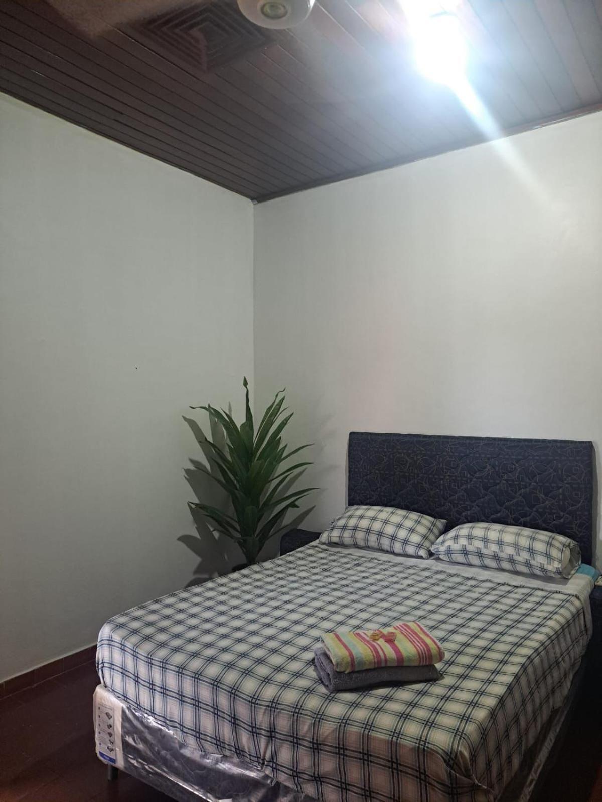 Hummingbird Hostel Сьюдад-дель-Эсте Экстерьер фото